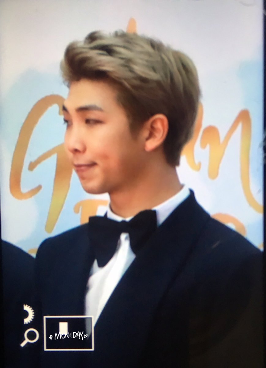 몬이데이*･ tweet media