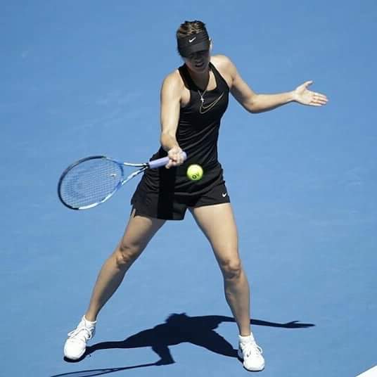 jheannie77cs's tweet photo. Work it out.. 💪🎾 @MariaSharapova practices under a sunny day in Melbourne 😍 #AustralianOpen18 https://t.co/1LXtBxXRM0