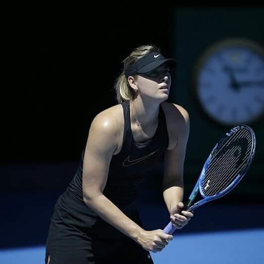 jheannie77cs's tweet photo. Work it out.. 💪🎾 @MariaSharapova practices under a sunny day in Melbourne 😍 #AustralianOpen18 https://t.co/1LXtBxXRM0