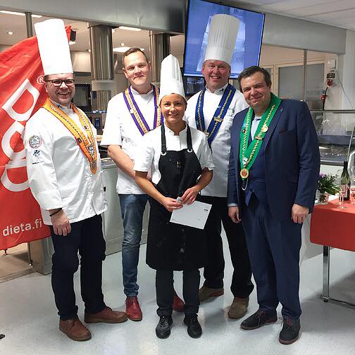 Demokeittiössämme käytiin eilen tiukka nuorten keittömestareiden kaksintaistelu! Paistinkääntäjät ry:n Helsingin voutikunta valitsi Adele Kinnusen edustajakseen Vuoden Nuori Kokki –kilpailuun. Dieta onnittelee Adelea ja toivottaa menestystä Oulun finaaliin! #foodbringsustogether