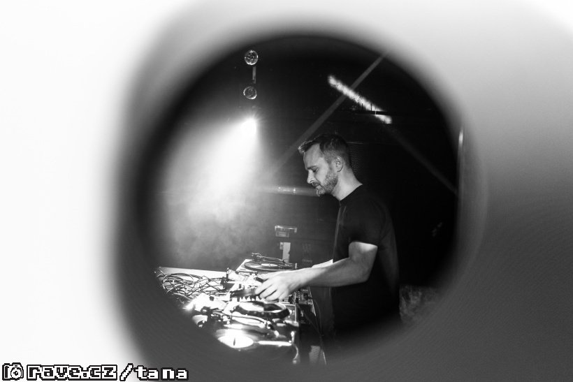 thenancyoficial's tweet photo. #dj #djlive #technomusic #music #technoislove #technoislife #techno👽 #technostyle #technotime #technoonly #production #song #nativity #nativityeffectrecords #party #technoheart https://t.co/vgMhXhrwIx