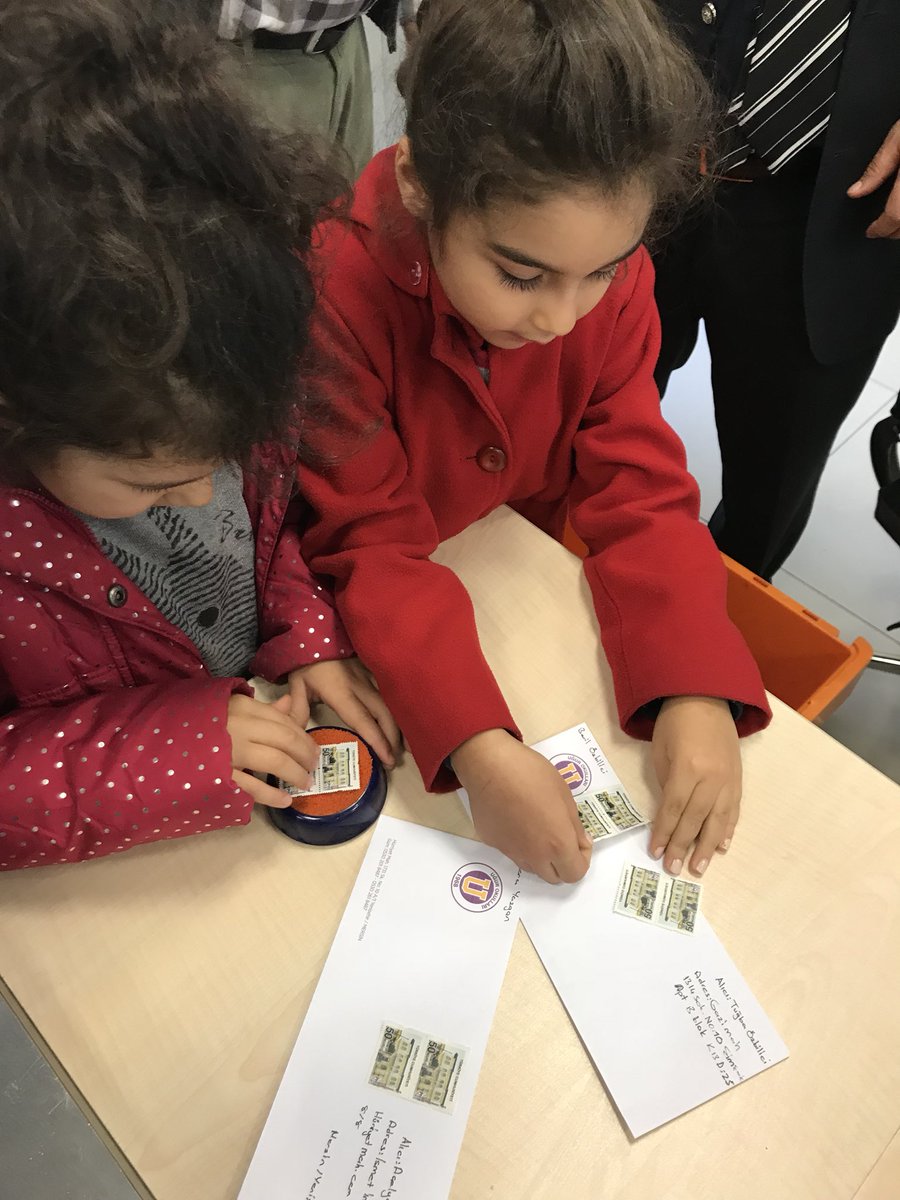 Zeynep__Guvenc's tweet photo. KG1 grubu #osbep etkinliği kapsamında alan gezisi yaparak #postane ziyaretini gerçekleştirdik. Sevdiklerimize gönderdiğimiz mektupların adreslerine ulaşmalarını heyecanla bekliyoruz. @UgurOkullari @mersinugurokulu @TugbaAbanoz @nilcicek @FATIH_SARITASLI @orhangndn @EsenerAyhan https://t.co/nP7x22iP7n