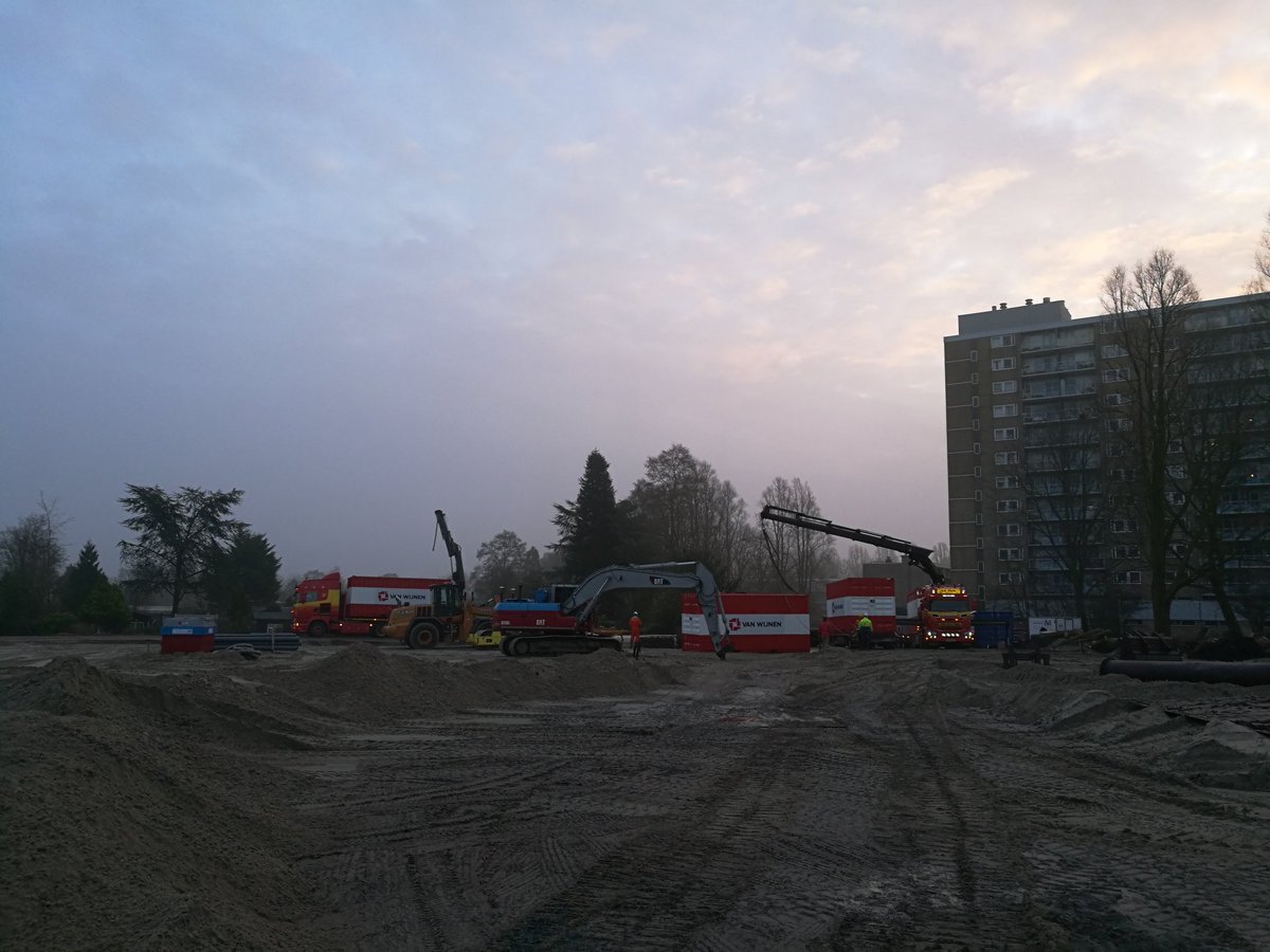 We gaan los. Stekeldijk / Driedam. <a href="/VanWijnenGroep/">Van Wijnen</a>  HHW.