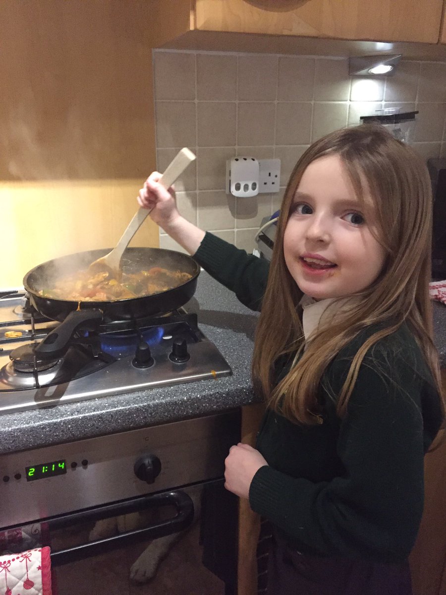 stars_clare's tweet photo. Every day is a school day. Grace making dinner, she's wanting to cook &amp; bake ALL the time 😄@P4A_StP https://t.co/5VCEvfCsC2