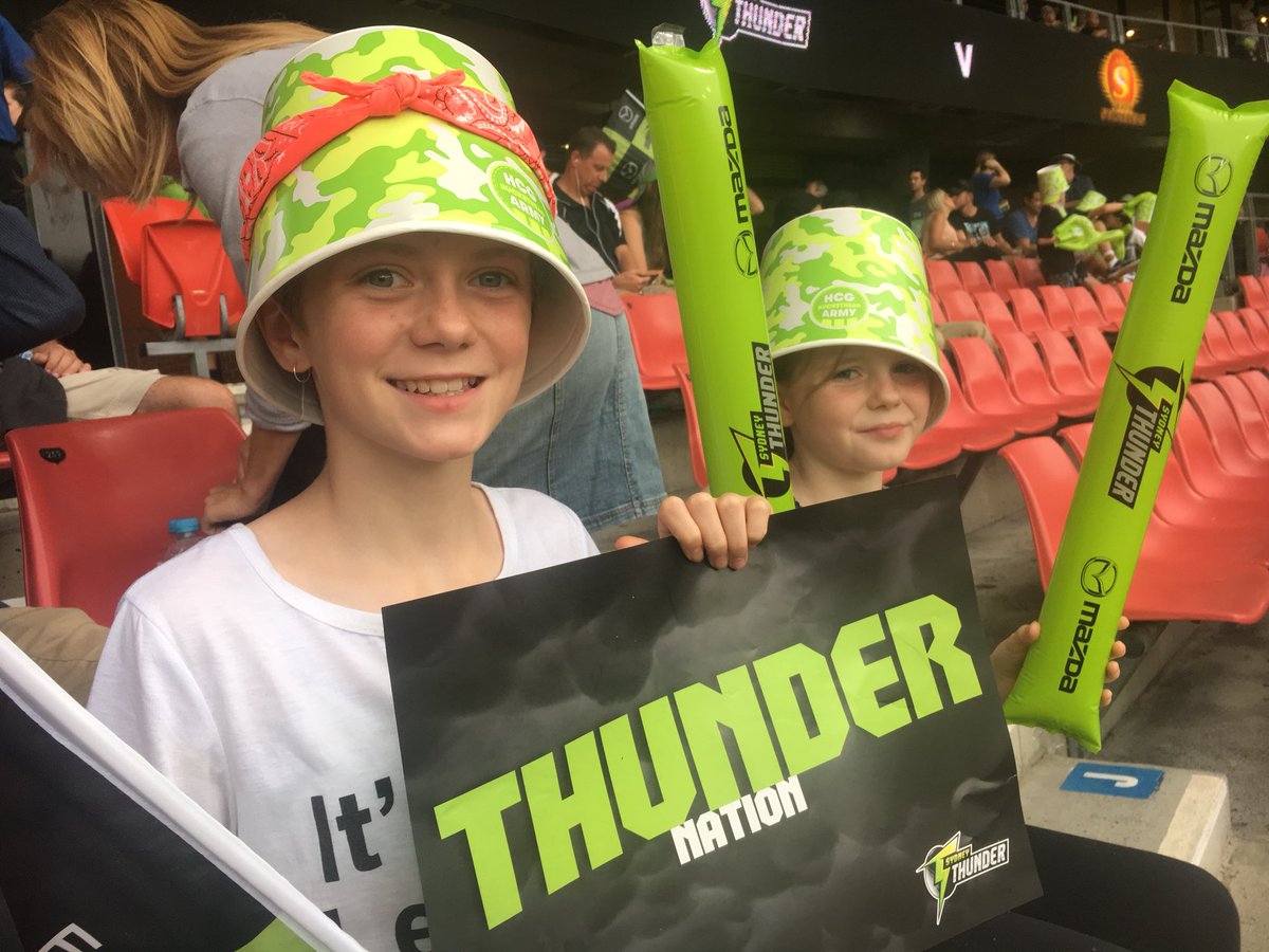 FireBugPhoto's tweet photo. At the BBL tonight. Thunder v Scorchers #ThunderNation https://t.co/v6UfUX6qlQ