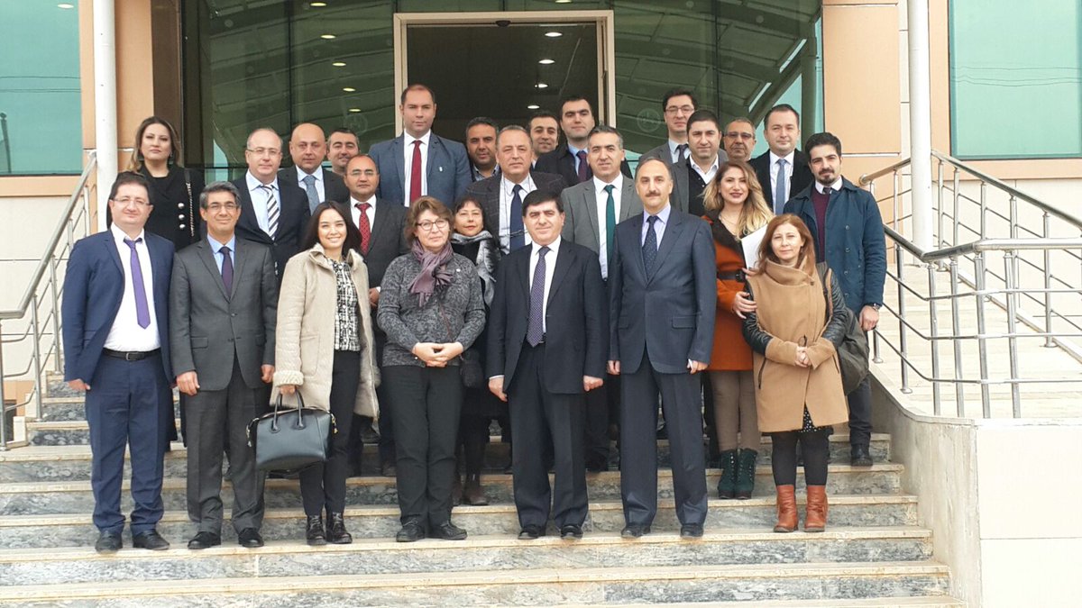 urfateknokent's tweet photo. @undpturkiye Mukim Koordinatörü Irena Vojackova Sollorano, Temsilci Yardımcısı Seher Alacacı, @gap_idaresi Başkanı @SKarahocagil, Başkan Yardımcısı Mehmet Açıkgöz ve diğer katılımcılara @urfateknokent 'te @YENIGUNKASIM tarafından TGB2 ve TGB3 projeleri hakkında sunum yapıldı.. https://t.co/9ReeJdIs8X