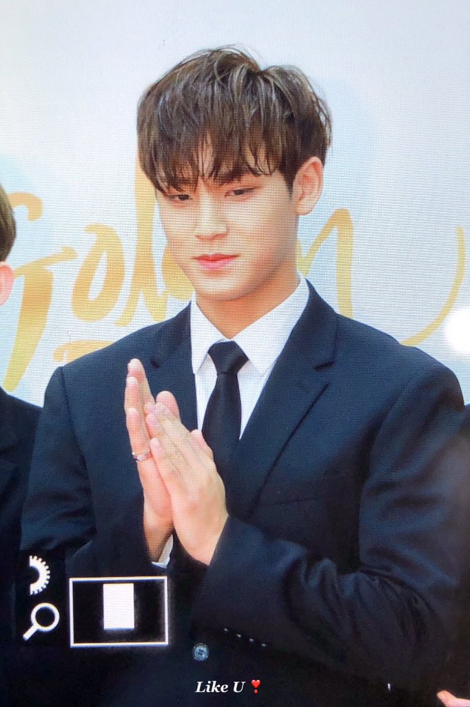 Likeu_mg's tweet photo. 1701111 골드디스크 레카 
#민규 #MINGYU #세븐틴 #SEVENTEEN 너무 잘생겼당 ㅜㅜㅜ https://t.co/M3WSnyqVUy