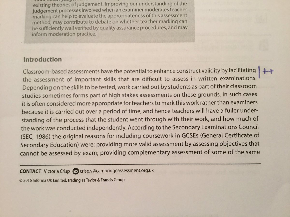 Kan læreres dømmekraft påvirkes av å kjenne elevens identitet? Selvfølgelig. Men anonymitet er ingen garanti for rettferdig karaktersetting heller. Å kjenne eleven kan også *styrke* gyldigheten til vurderingen. Se innledningen til Crisp (2017):