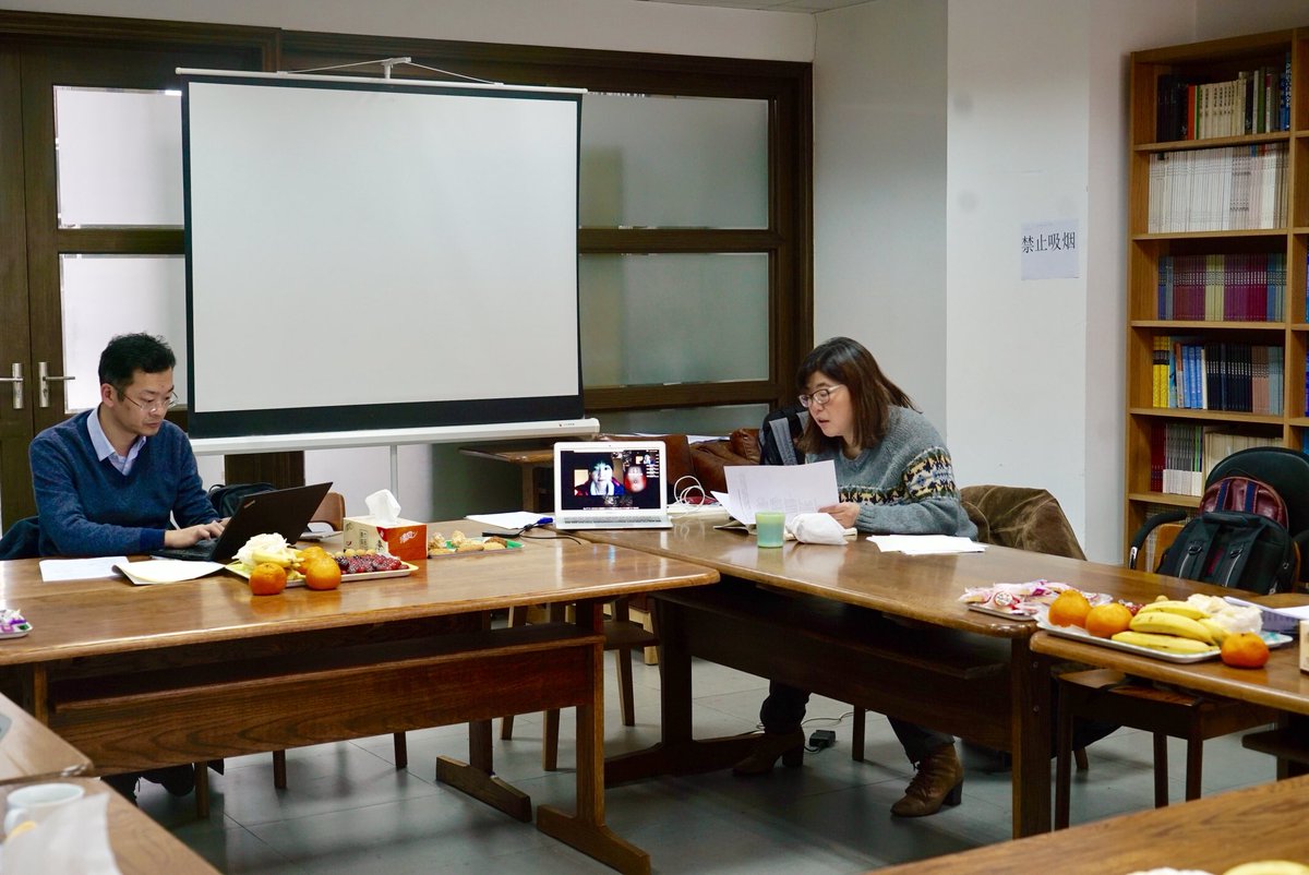 Gaojin_'s tweet image. I’m very glad to remotely attend the Chinese DH seminar &amp;amp; get involved in writing a series of DH textbooks due publication this year for Chinese universities, DH centres and their students with CJ Chen &amp;amp; Xiaoguang Wang #transformDH  #ChineseDH #Textbooks