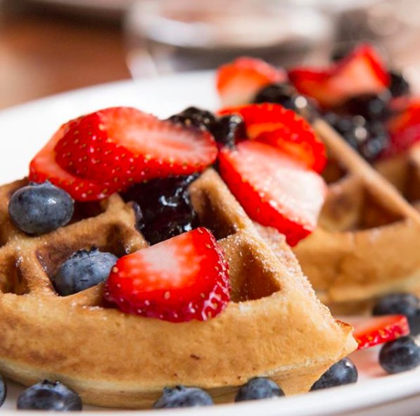 Don't miss out on the most important meal of the day. Click to book and breakfast for 2 will just be $1 extra. bit.ly/2fg6AEt #galesobe