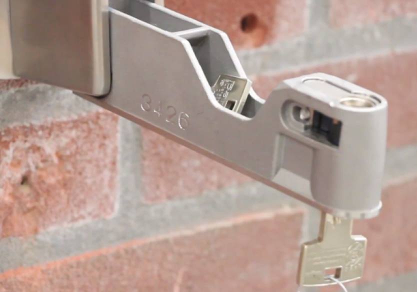 Op zoek naar een #sleutelkluis? Bekijk de sleutelkluizentest van SKG-IKOB #PKVW youtu.be/RbeLdRPOLIc