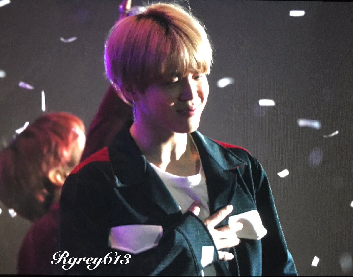 Rgrey613's tweet photo. [preview] 
180111 골든디스크  #JIMIN #지민 

#방탄소년단_대상_축하해 https://t.co/tCQj211vpu
