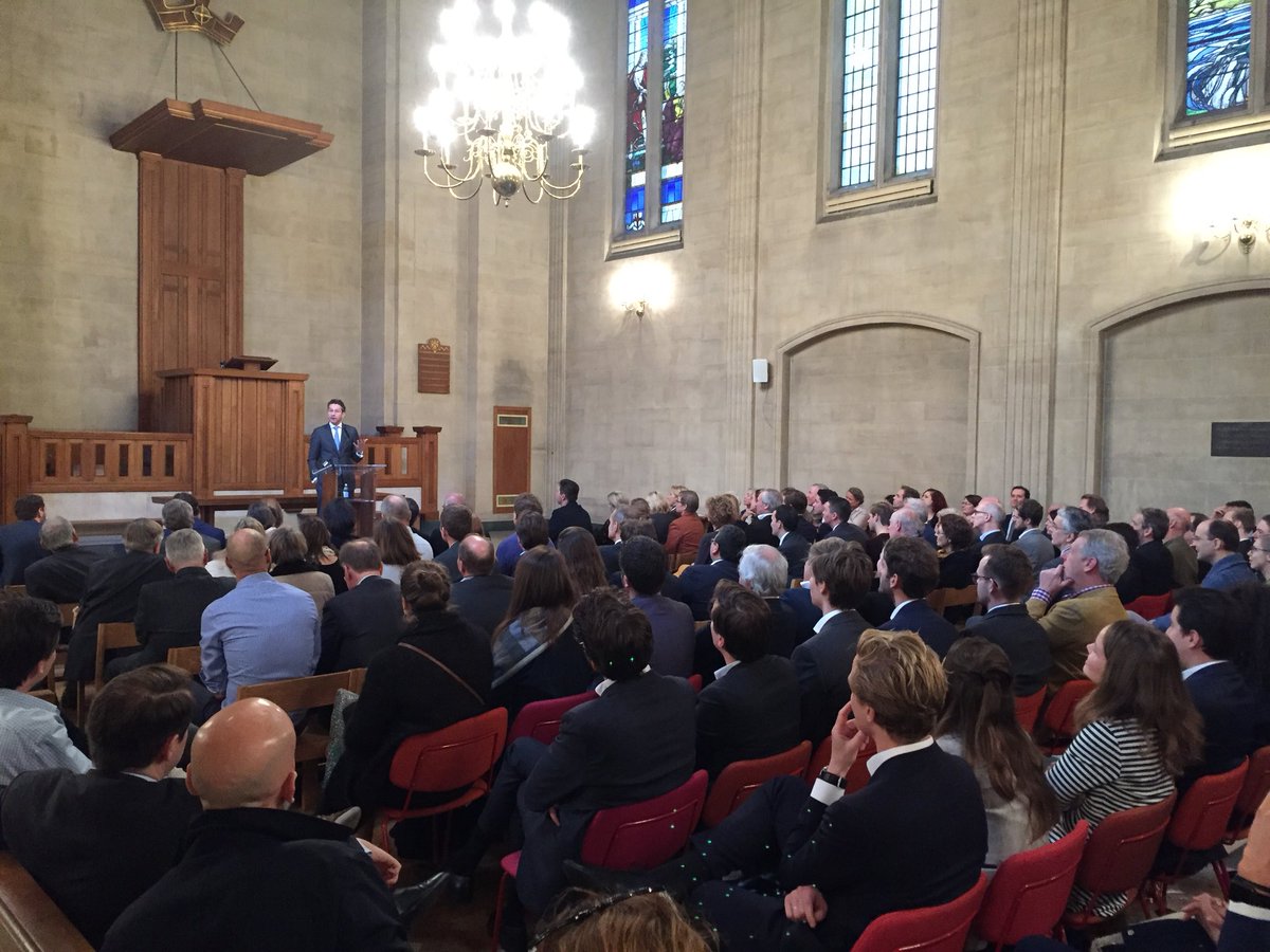 MichelReijns's tweet photo. Volle kerk bij lezing @J_Dijsselbloem voor de Nederlandse gemeenschap in the Dutch Church in Londen. Over #eurozone #brexit &amp; #populisme https://t.co/YrbRK67aY9