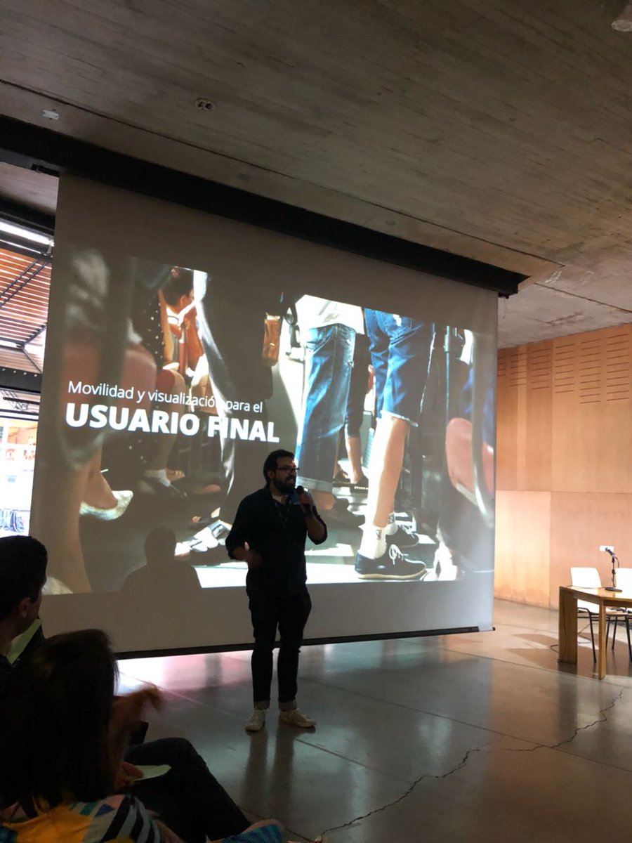 EcoMovistar's tweet photo. @ManuelSacasa en el "Primer Seminario de Visualización de Datos" #VISDatos, exponiendo sobre: “MOVILIDAD Y VISUALIZACIÓN PARA EL USUARIO FINAL” https://t.co/mgkTCVf2pR