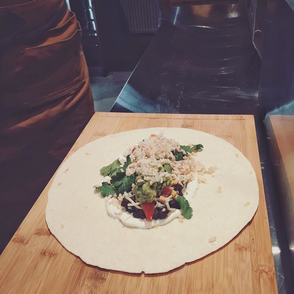 hungryturtle_'s tweet photo. Roll it! This is Veggie Beasty Bean! 🙋🏼♀️
#hungryturtle #burritos #veggie #calexicokitchen #veggiefood #veggielovers #ulm #slowfastfood #corianderlover https://t.co/TWeVpIA6KN https://t.co/sx9BzOXmfs
