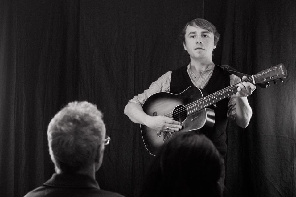 Mittwoch, 17. Januar, 20 Uhr: Wohnzimmerkonzert mit Dan Korn im #Interrobang auf der Kamenzer Straße 15 in der Dresdner #Neustadt. bit.ly/2D36cCS