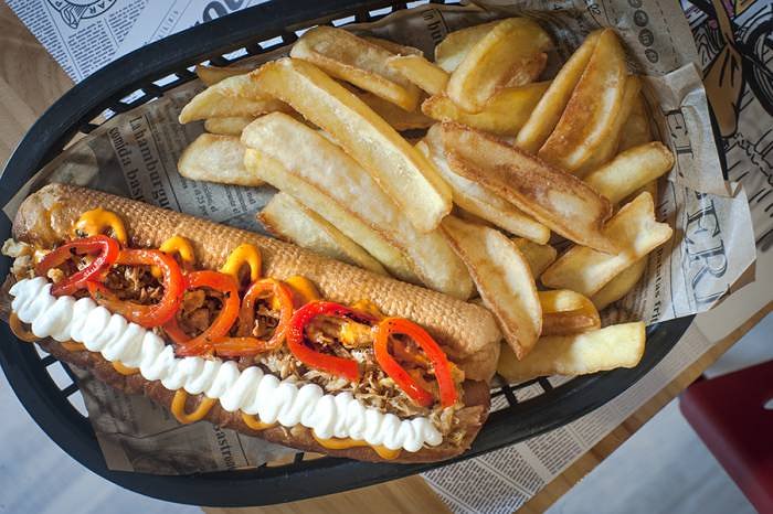 En <a href="/paperboyhotdogs/">Paperboy Hot Dogs</a> disfrutando de la nueva carta. Propuestas con sabor muy americano. Calidad. Producto NUEVO POST <a href="/cevichesandia/">ceviche de sandia</a> cevichedesandia.es/paperboy-noved…