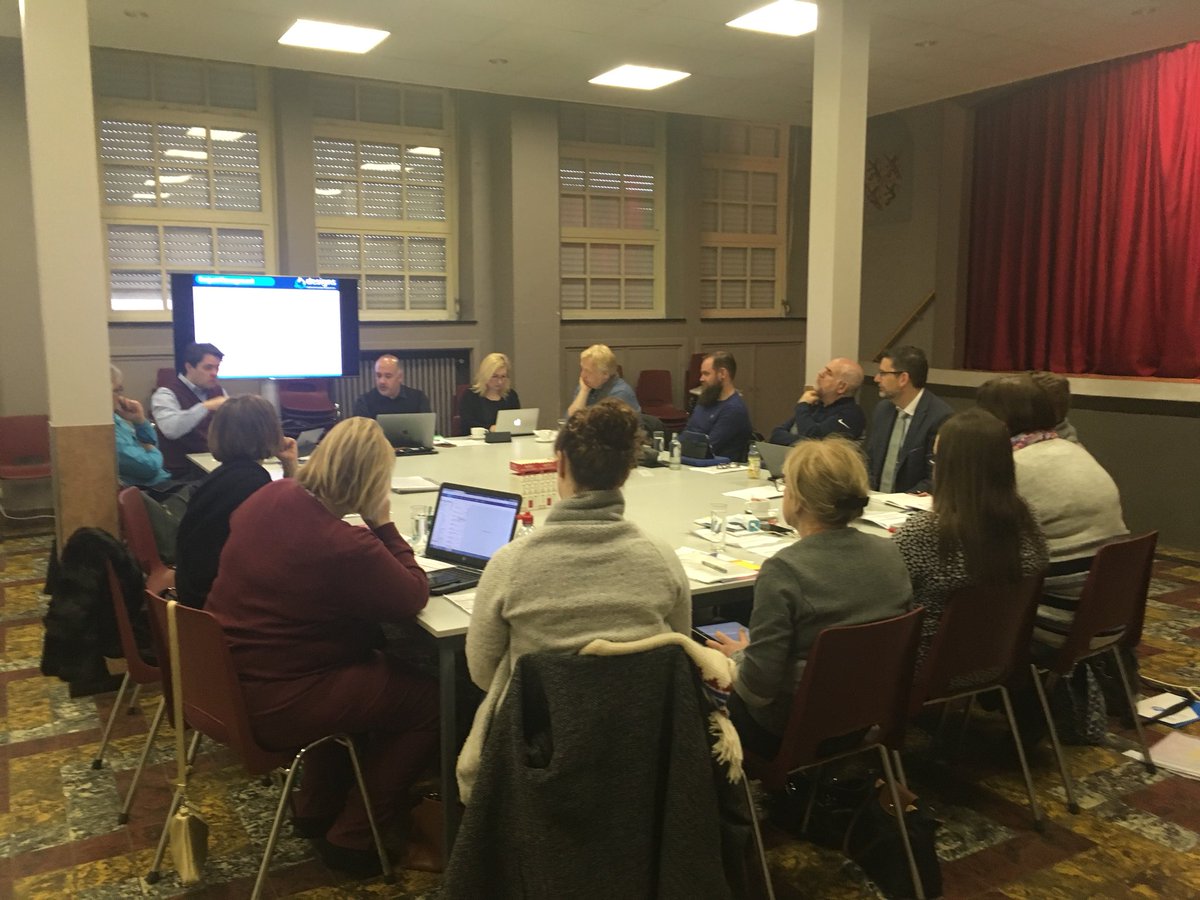 JeminaNapier's tweet photo. Great minds all in one room! @designsproject consortium meeting @EUErasmusPlus #deafemployment https://t.co/UuVy5bFwrW