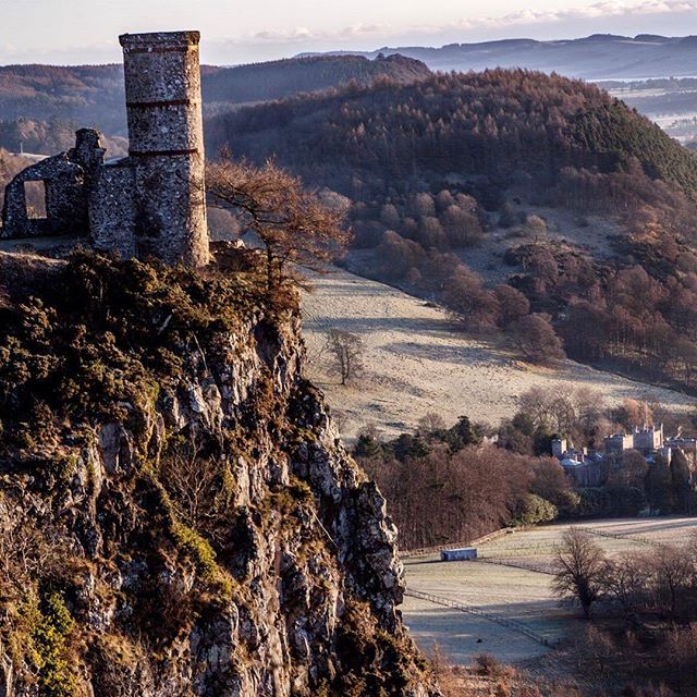 A winter's dawn 😍 📷 instagram.com/doric_man  
#KinnoullHill #PerthUK #Perthistheplace
