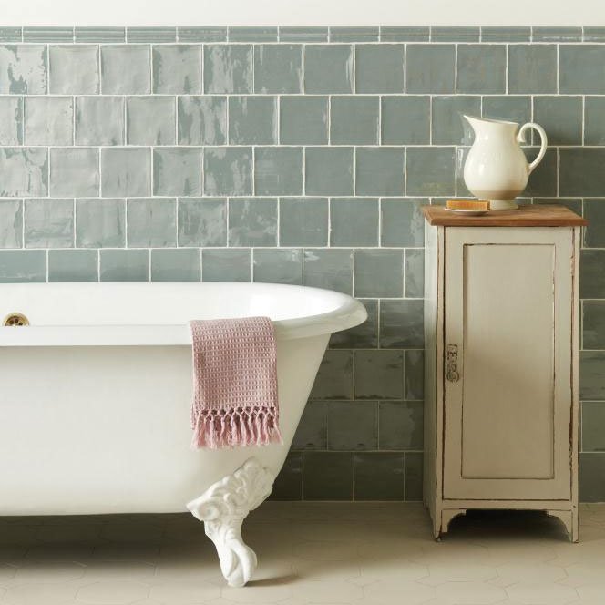 marabeseceramic's tweet photo. Bring brilliance into your #home with a #lustrous finish #tile. 
The #Residence Lazul field tile by #Winchester Tiles reflects all the available light - who ever thought a grey tile could do that?
https://t.co/blf1Gesxy0 https://t.co/e1iO1PwX03