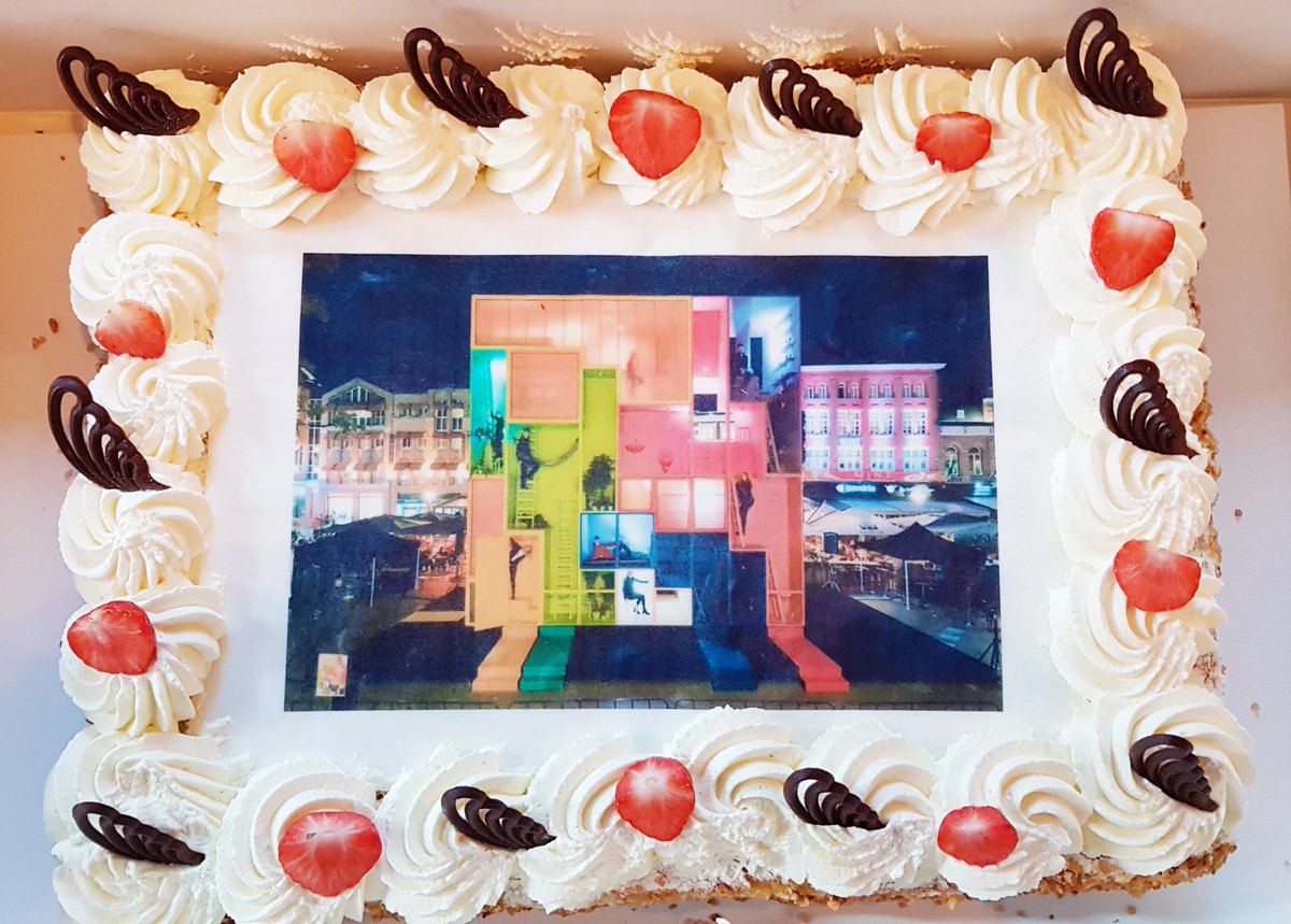 FaberExposize Eindhoven received a delicious surprise: a personal thank you from #dutchdesignfoundation In co-operation with this organization we have made Dutch Design Week 2017 a success and we surely hope to continue this co-operation for many years to come. Thank you #DDF