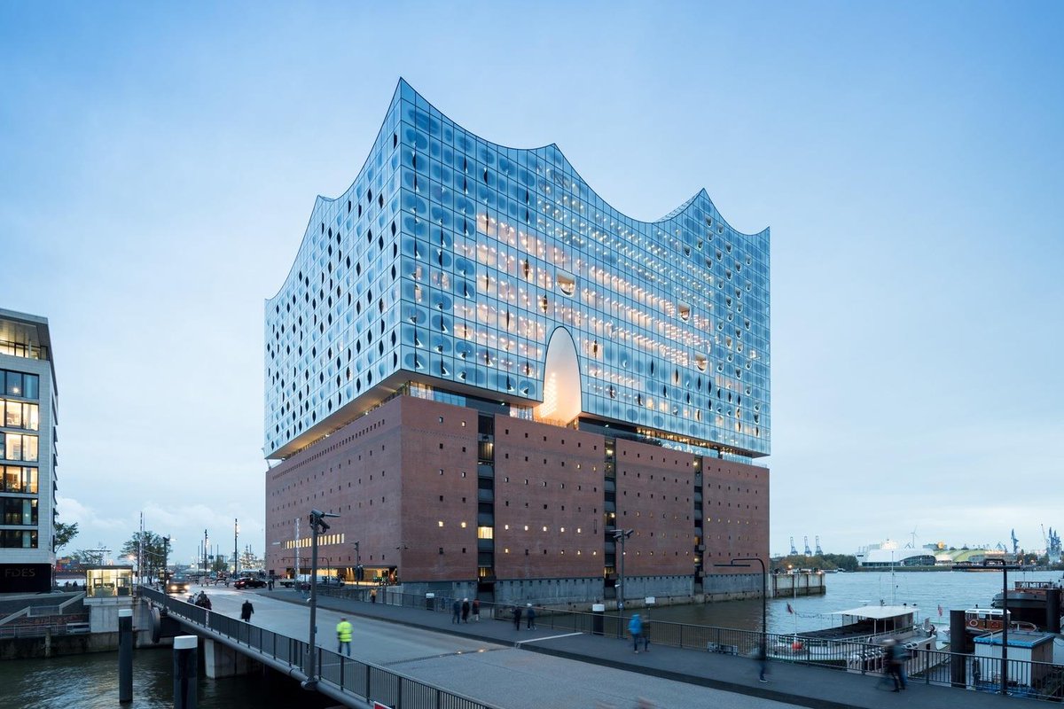 architops's tweet photo. Elbphilharmonie Hamburg by Herzog &amp; de Meuron in the category Cultural Architecture #top #arch https://t.co/71sUTetlkb