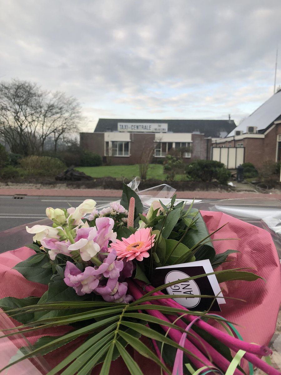 GBSOranjeNassau's tweet photo. @TaxiWaaksma, we vinden het jammer dat jullie rol in het#leerlingvervoer naar onze school stopt. Heel erg #bedankt voor de goede #samenwerking de afgelopen jaren! https://t.co/fRu7PZYIIB