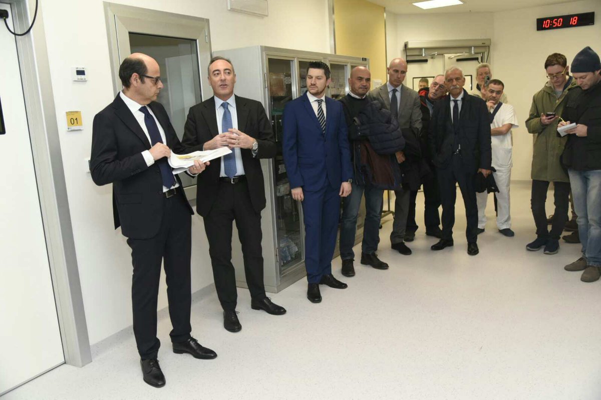 RegLombardia's tweet photo. #LNews assessore #Welfare @GiulioGallera a inaugurazione nuovo #Pot #VapriodAdda/#Milano, @RobertoMaroni_ https://t.co/7oSb2nATir