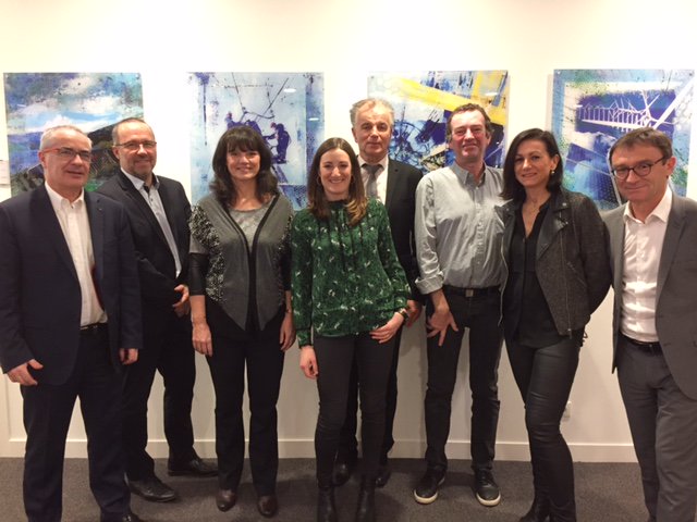 Une belle rencontre avec <a href="/MlaureBRUNET/">Marie-Laure Brunet</a> championne olympique 🏅! Convergence des valeurs partagées avec le #Biathlon. Une dynamique de partage de son expérience dans notre équipe grâce au partenariat avec la <a href="/FedFranceSki/">FFS - Fédération Française de Ski</a>.