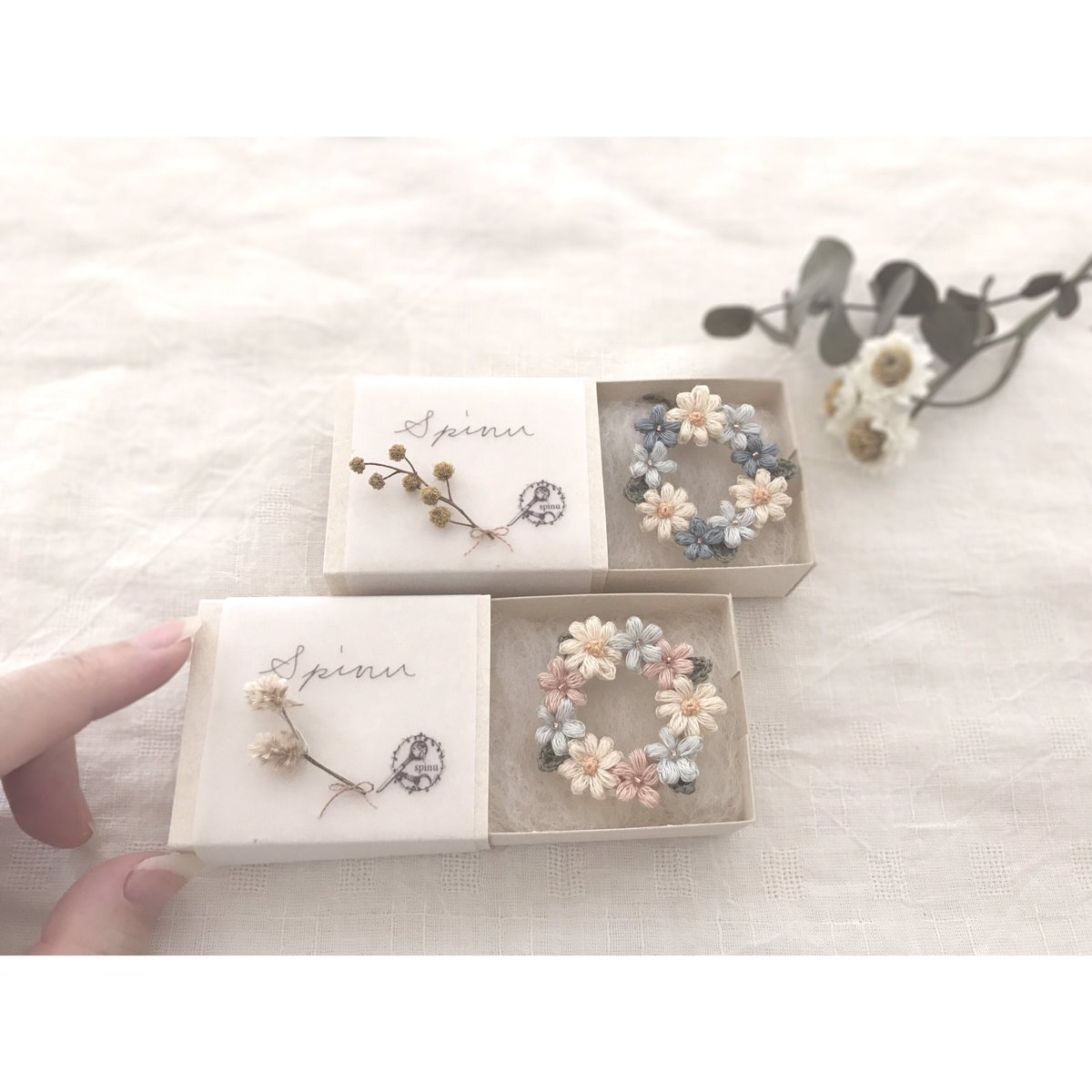 Spinu ふんわりレース編みアクセサリー على تويتر 素敵なタグがあったので 刺繍糸でお花を編んでアクセサリーを作っています あなたの花見せてください Spinu ふんわりレース編みアクセサリー على تويتر 素敵なタグがあったので 刺繍糸でお花を編んでアクセサリーを作っています あなたの花見せてください
