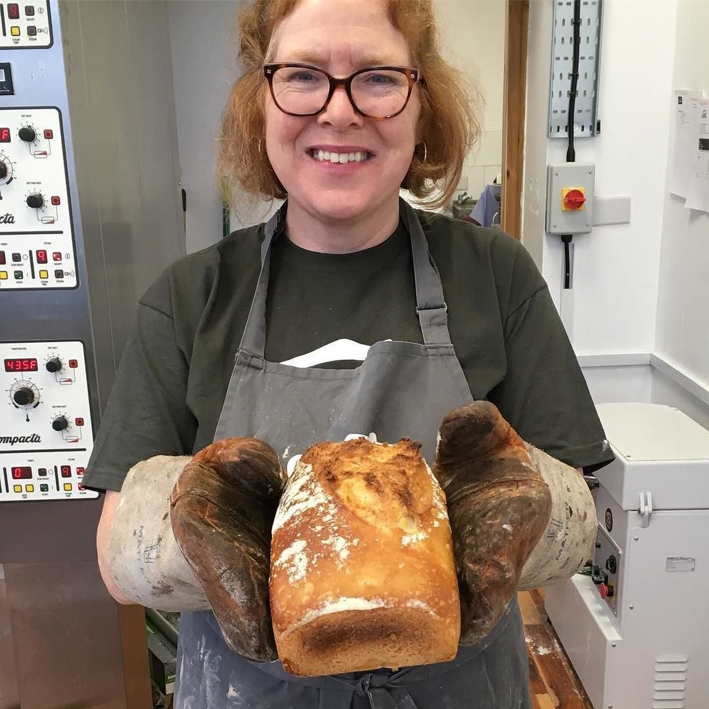 stonehambake's tweet photo. White tins out of the oven and on the shelves. #overnightwhite #realbread #longfermented #happybaker https://t.co/IX30mmj8Xe https://t.co/RzuWtvAO9u