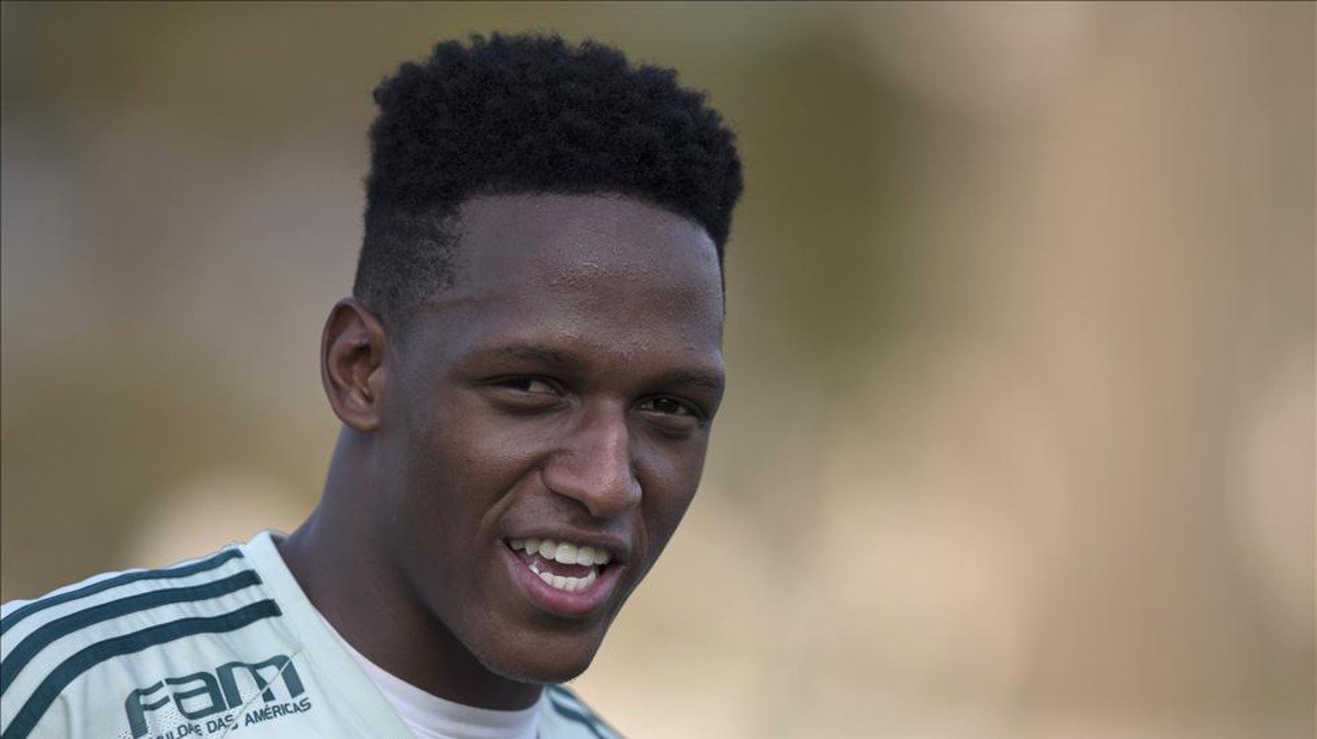 sport's tweet photo. #FCB | Yerry Mina, el primer colombiano en la historia del Barça https://t.co/DbPMjKmCmi https://t.co/HIcPgzg3bT