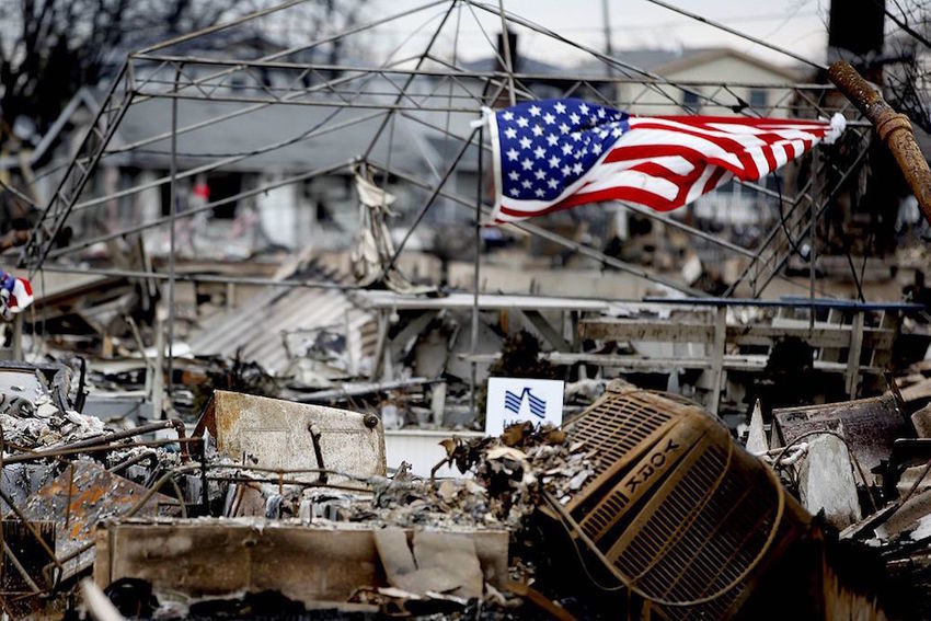 Zehub's tweet image. New York attaque cinq pétroliers en justice pour leur responsabilité dans le changement climatique reporterre.net/New-York-attaq…