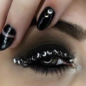 Mix &amp; match #beautylook of Miriama. Adorn with #bling for added flair. #DIY this #exotic look with these #musthaves. bit.ly/2DhreLF