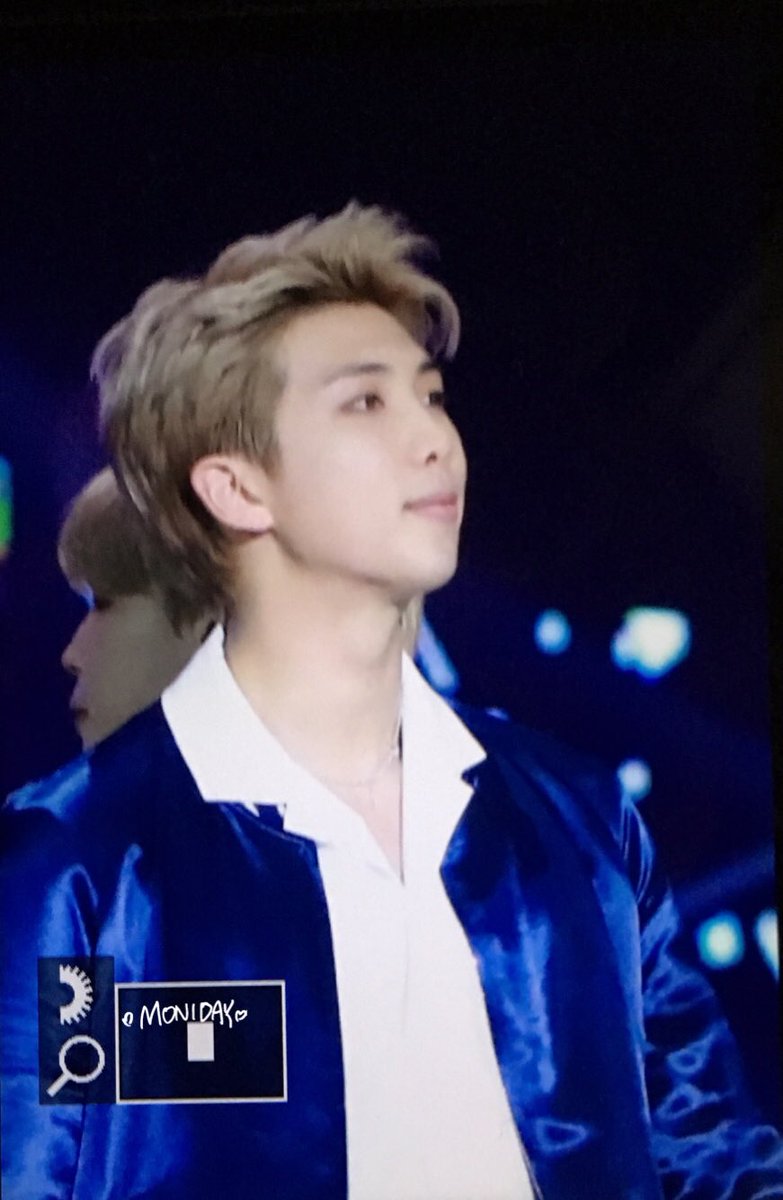 몬이데이*･ tweet media