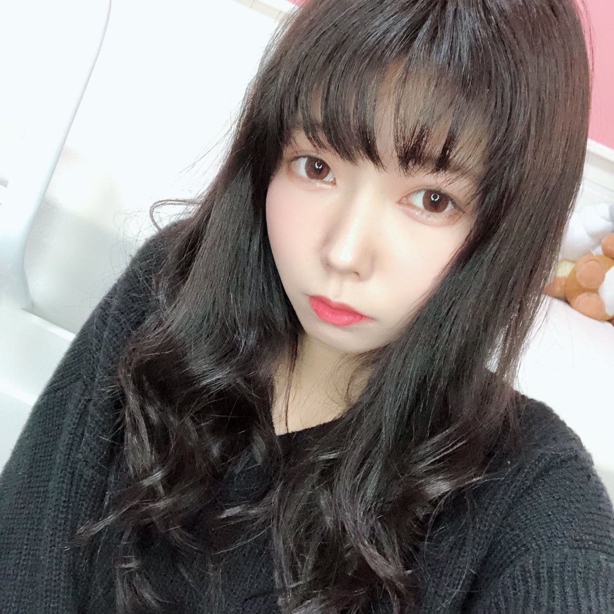 濱澤 ゆうり Pa Twitter 黒髪にすると黒い服着て赤リップつけたくなるう