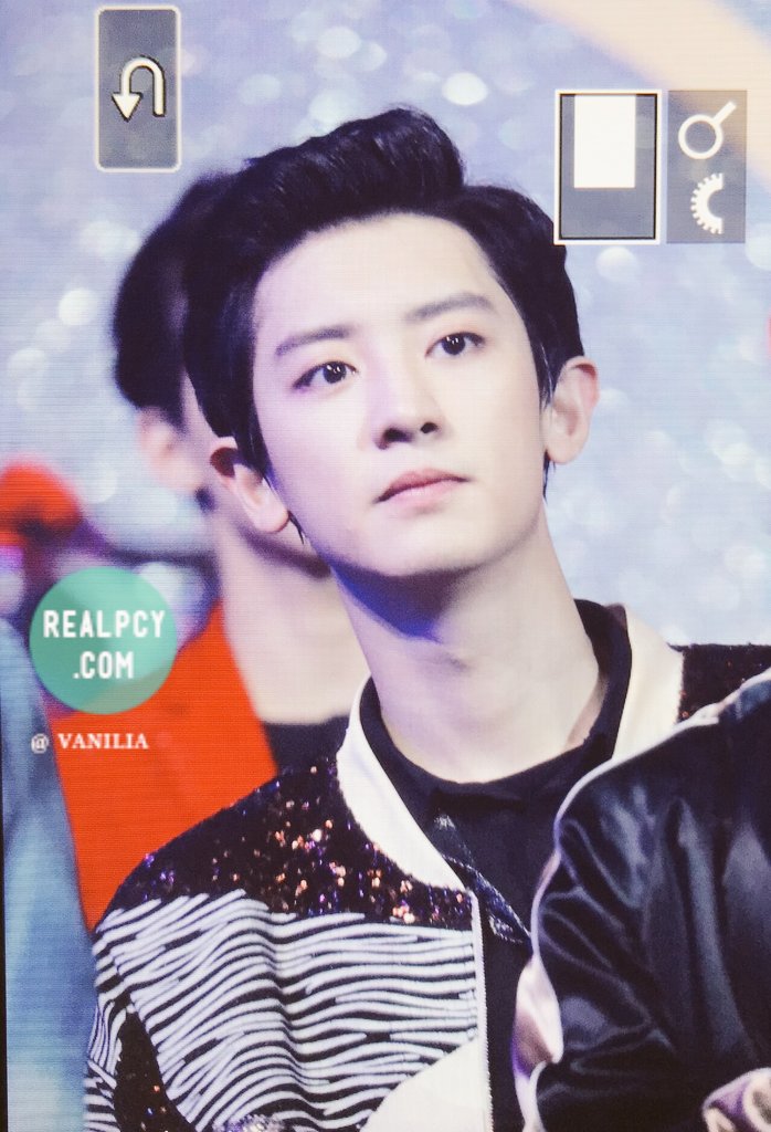 VANILIA1127's tweet photo. preview) 180111 GDA. 목이 길어 청순한 UNTOUCHABLE MAN #박찬열 #찬열 https://t.co/lpnFMqMycI