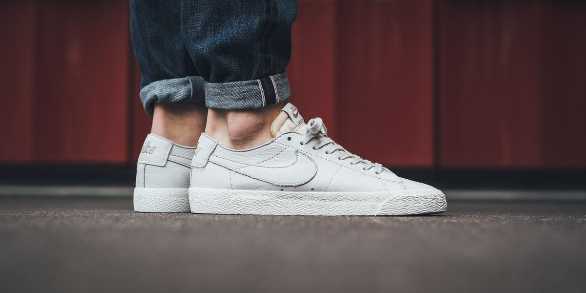 nike blazer low decon