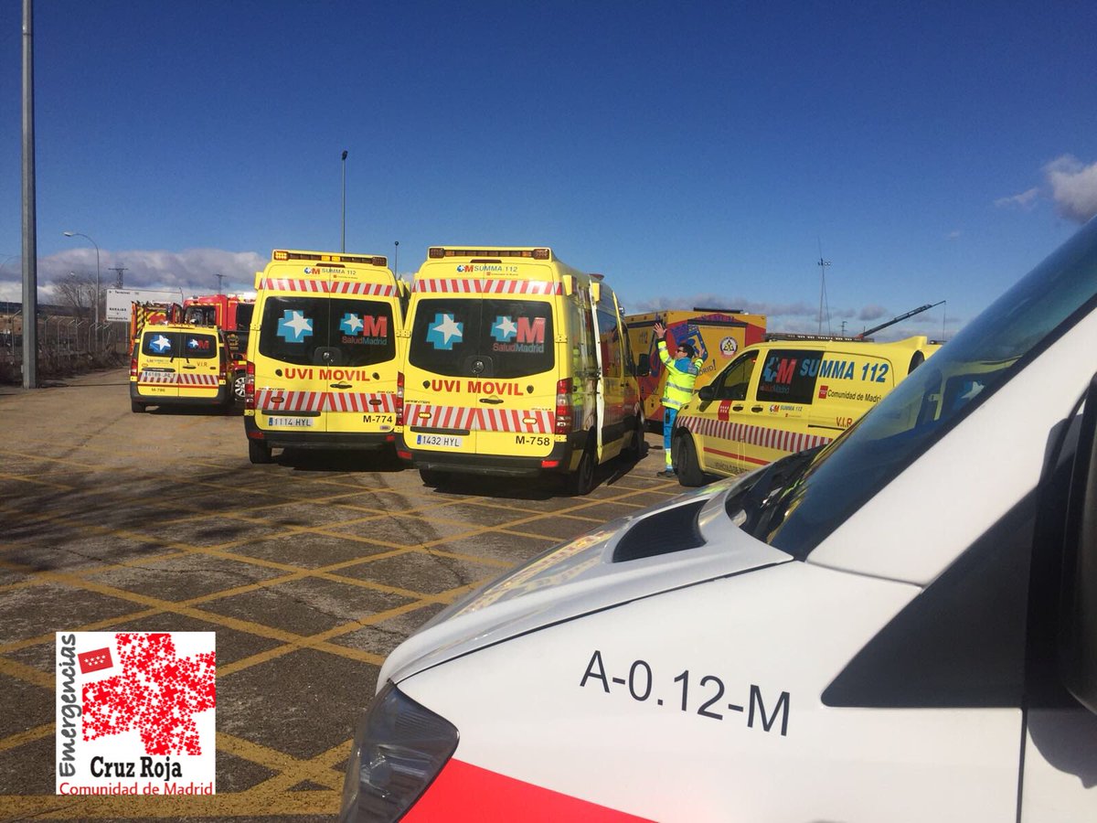 emergenciasCREM's tweet photo. Tras activación de #AlarmaGeneral en el Aeropuerto Adolfo Suárez Madrid-Barajas, somos activados con el resto de recursos al punto de reunión indicando desde @112cmadrid https://t.co/zIJh6sT6jX