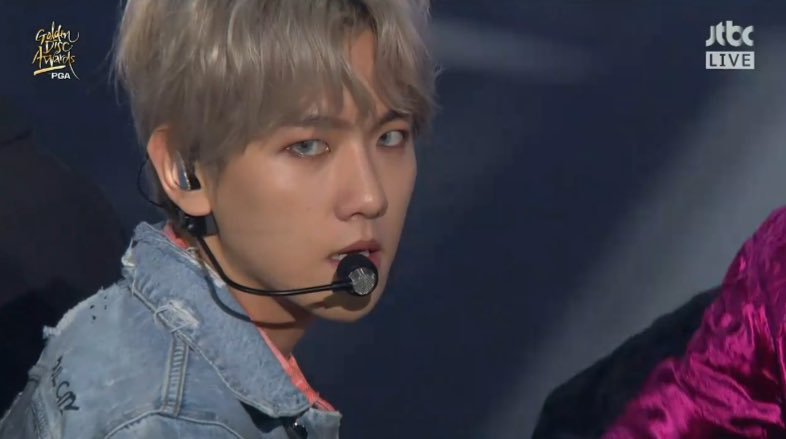 qtpiebyunbaek's tweet photo. KOREA TRENDS #EXO 

2. EXO, Congratulations on 4 awards 
4. EXO-Ls' favourite is EXO (Voting #) 
5. Diamond Ending (Baek solo frame) 
7. Hairband (Junmyeon styling)

#EXO @weareoneEXO #엑소 https://t.co/7iq1UF9PkP