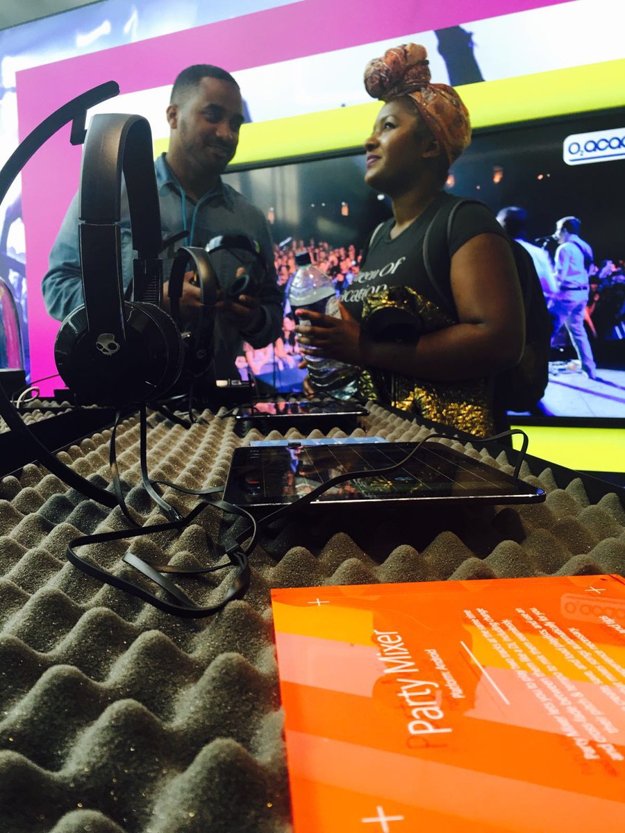 O2Careers's tweet image. New Year, New world of possibilities. Pop into our #O2SOTF and see what you discover o2.uk/mWpMb8