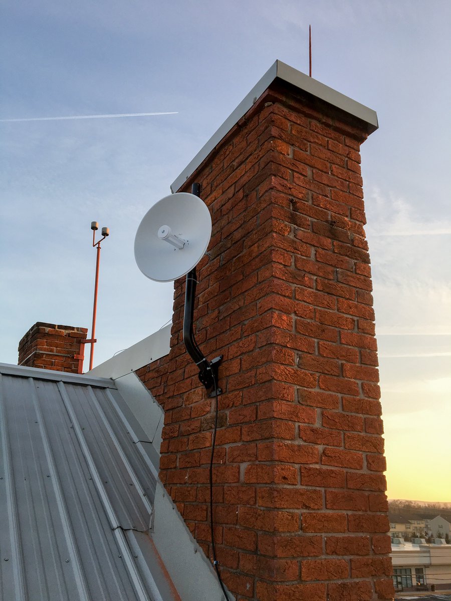 kirbtech's tweet photo. Now the old farmhouse has internet. :) @UniFiEverywhere @ubnt https://t.co/JwfaiYBfpI