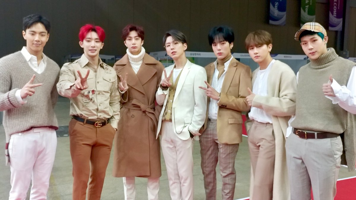 MonbebeSpain's tweet photo. 110118 [#MONSTA_X]
32 Edición de los #GoldenDisc ✔️

Hemos ganado un Bonsang gracias al gran amor y apoyo de Monbebe 👏🏻
Gracias por permanecer a nuestro lado! 
Sigamos trabajando juntos 😍 #Monbebe

#FROMZERO #NoworNever
#DARAMARAMA https://t.co/0SDnREJbE5
