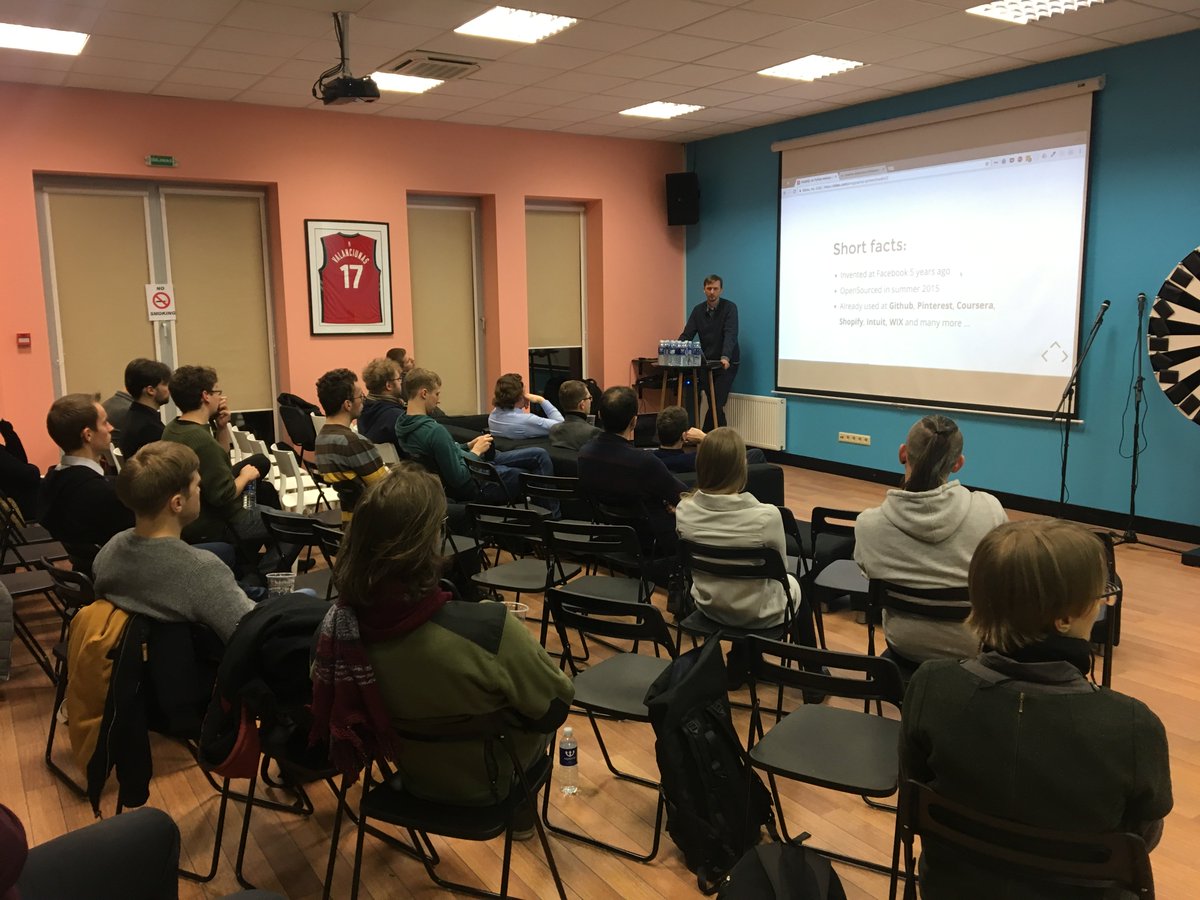 2nd talk of the night: Jaro is giving a long-overdue introduction to GraphQL.