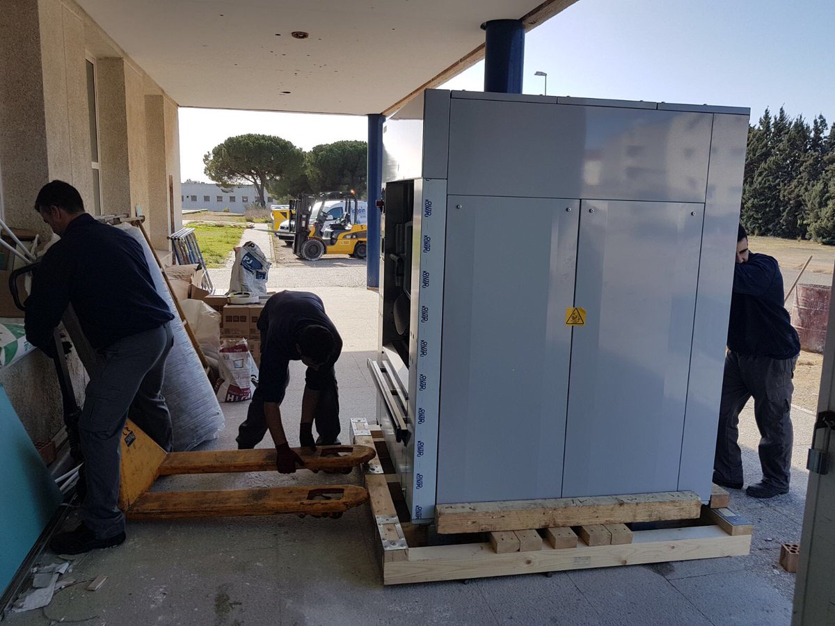 LagainSAT's tweet photo. ¡Comenzamos el montaje de lavandería en la Base Naval de Rota!
¡Muy pronto estará en funcionamiento! #Lagain #ElectroluxProfesional @ElectroluxProES https://t.co/d6JZRn6h0H