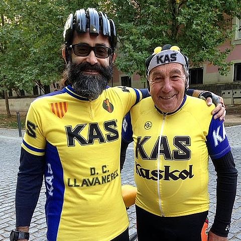 Lo que más me gusta del #ciclismoretro es la cantidad de buena gente que he conocido, su #pasión por el #ciclismo #gpcanaldecastilla #retroiberica #retrocycling #biciclasica #eroica #labiciteca #enkarterriretrobike  #pedalsdeclip  #lamonreal #giroditaliadepoca #anjouvelovintage