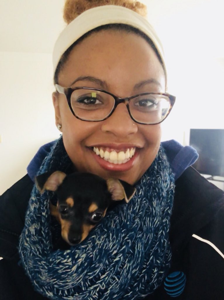 ErinnWing's tweet photo. A scarf? Or a puppy holder?? I love working moments like these!! #lovemyjob #bffs @IHXpets https://t.co/4ZpXYV3zjN