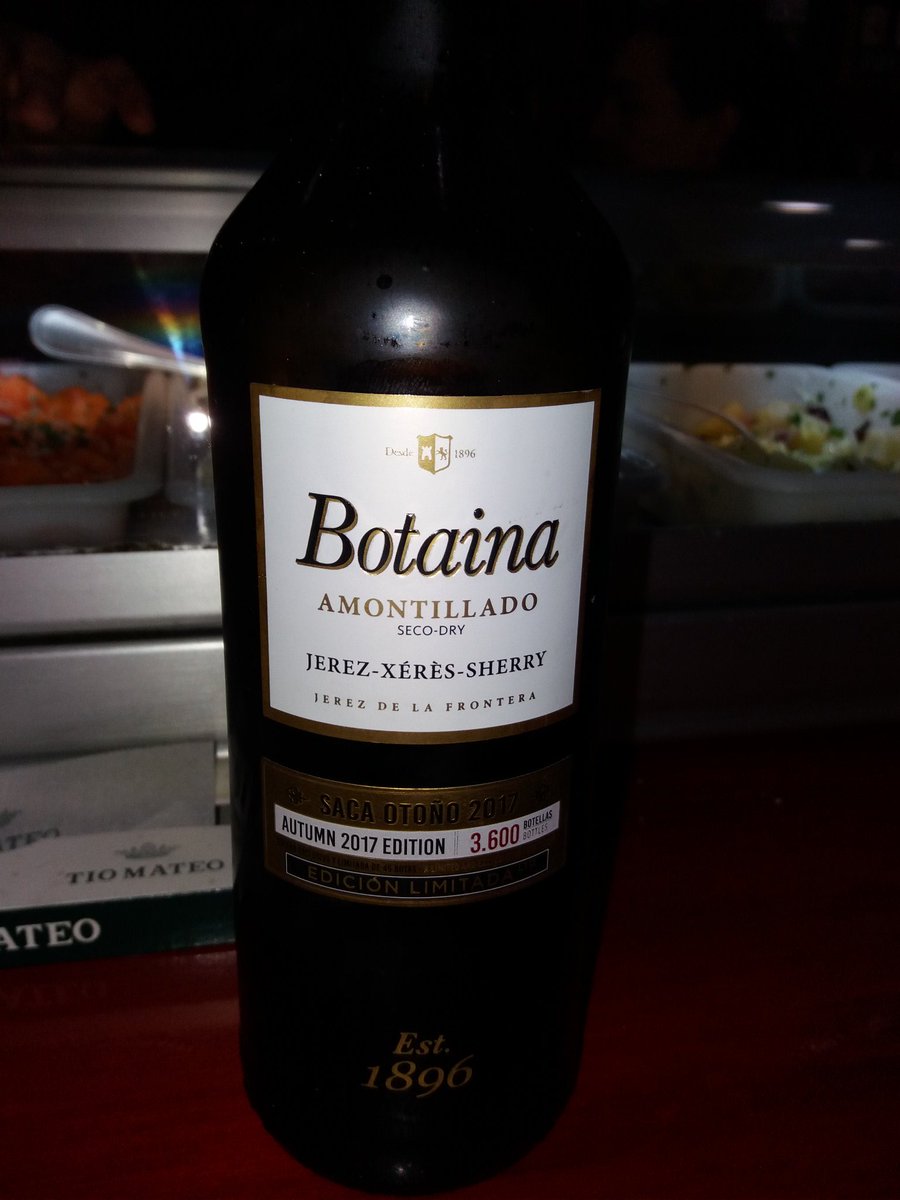 Rafaedgere's tweet photo. @BodegasLustau @VinosJerez @maitea_taberna @spanish_wl @yolanda_arri @CarlosEnoarquia @undertheflor @SherryWines #Botaina #Amontillado se suma a la moda de indicar la saca a la que corresponde el vino, saca otoño 2017, sin duda un buen vino en una buena saca. https://t.co/Pa0Aw6kON6
