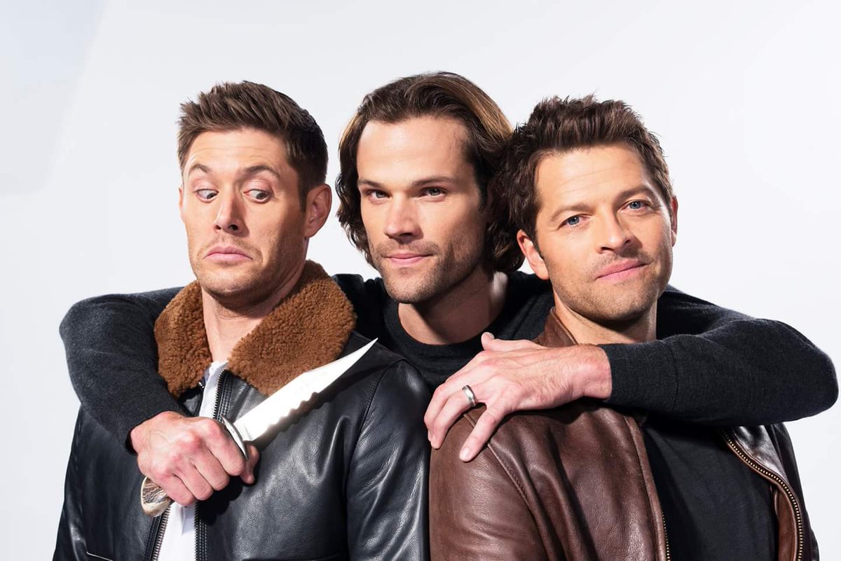 newrulesloki's tweet photo. OMG so awesome!!!!!! Jensen Jared and Misha are so beautiful and better!!!!!! Imagine you together and have a great time with their families. Awwwwww so pretty until Supernatural is next Thursday!!!!! 😍💜 @tvfan201 @RockMomSPN @RebeccaSpn136 @Classichassis https://t.co/iA3NeJt3wQ