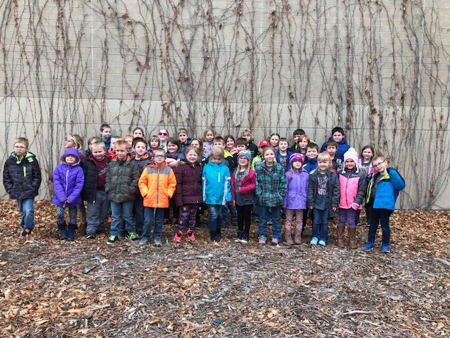 tkc2256's tweet photo. Tuesday our K-1 students attended a performance of Erth's Dinosaur Zoo Live! at the Lied Center. One of our students shared a dinosaur joke with everyone! Eva brought down the house! Everyone had a great time! https://t.co/CItRs02pZb